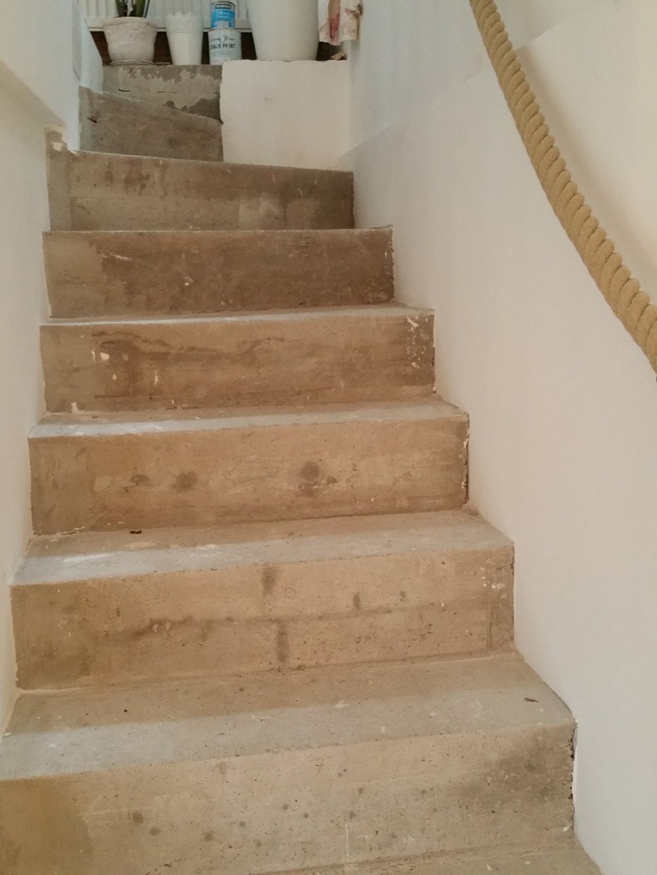 Galerie Titelbild: Betontreppe vor der Verkleidung!